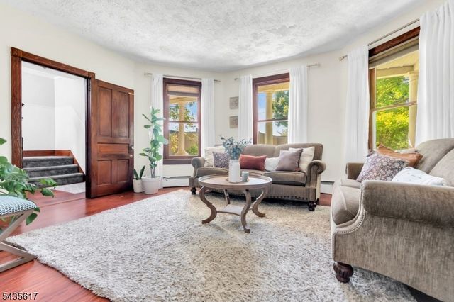 224 Alpha St, Alpha Boro, NJ 08865