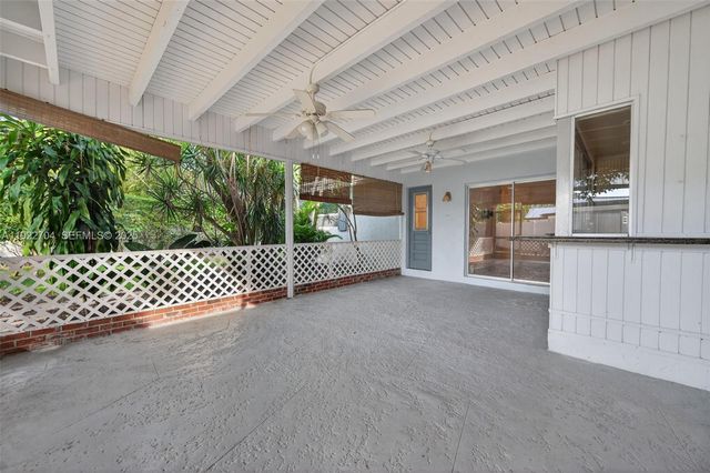 969 NW 8th St, Boca Raton, FL 33486