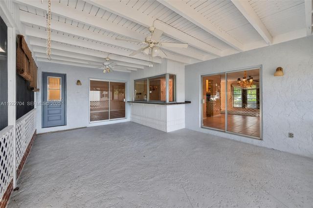 969 NW 8th St, Boca Raton, FL 33486