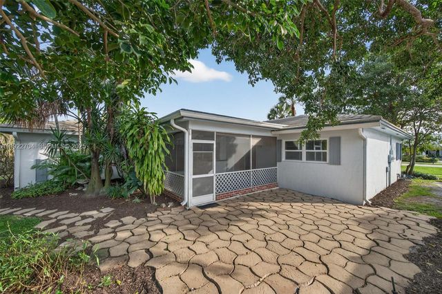 969 NW 8th St, Boca Raton, FL 33486