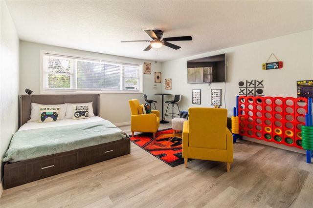 219 S WEBB ROAD, Plant City, FL 33566