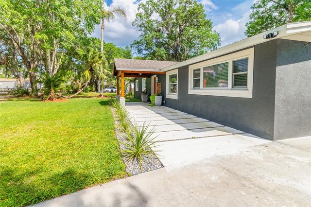 219 S WEBB ROAD, Plant City, FL 33566