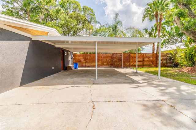 219 S WEBB ROAD, Plant City, FL 33566