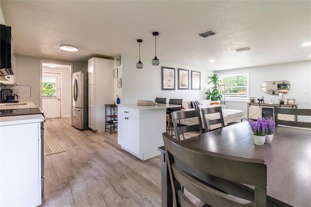 219 S WEBB ROAD, Plant City, FL 33566