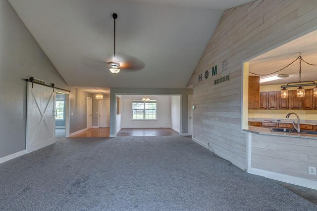 1695 Oregon Road, Versailles, KY 40383