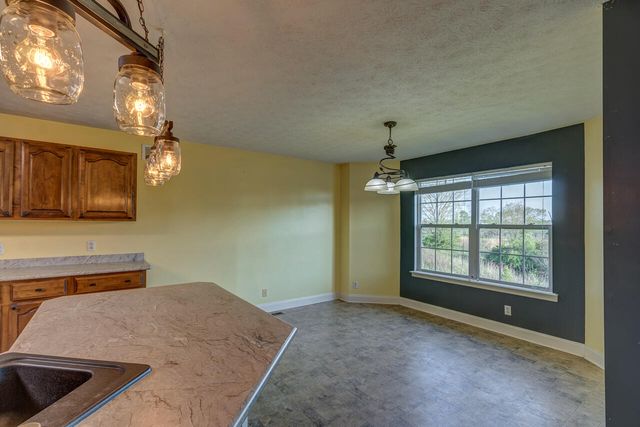 1695 Oregon Road, Versailles, KY 40383