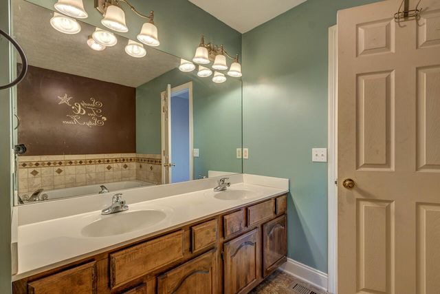 1695 Oregon Road, Versailles, KY 40383