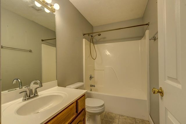 1695 Oregon Road, Versailles, KY 40383