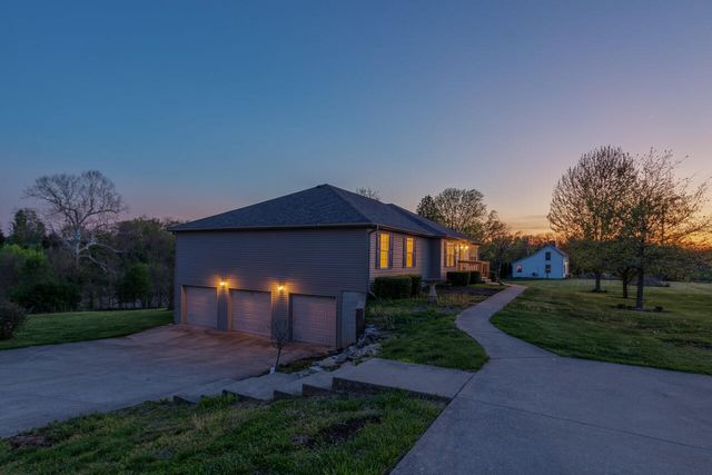 1695 Oregon Road, Versailles, KY 40383
