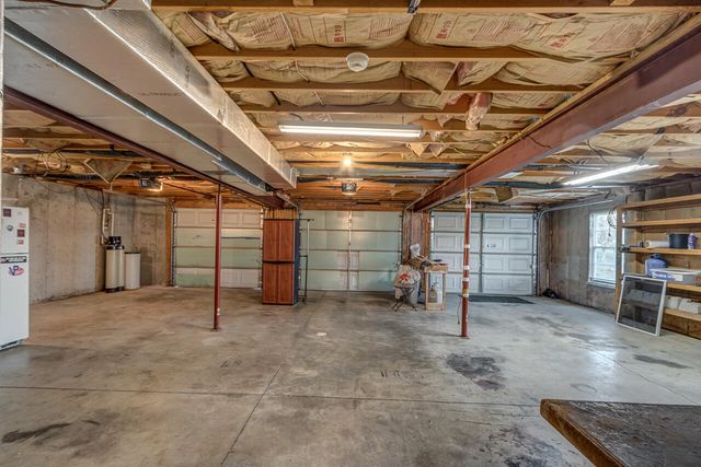 1695 Oregon Road, Versailles, KY 40383