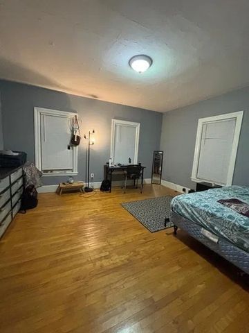 15 Goulding St, Worcester, MA 01609