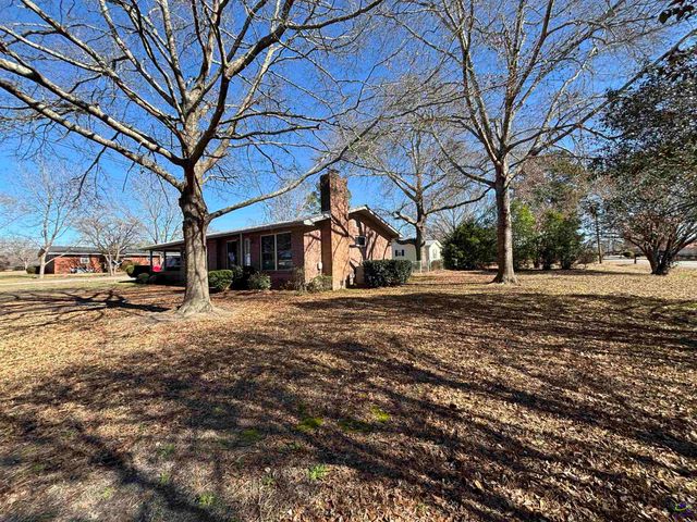 216 E Peter Street, Cochran, GA 31014