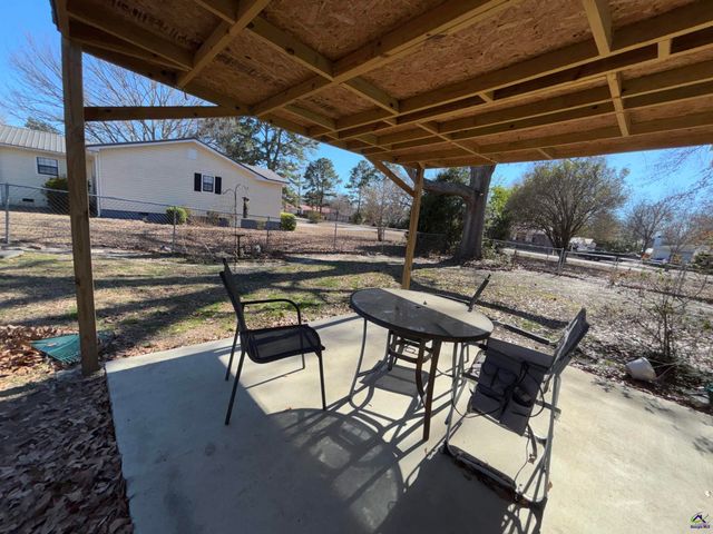 216 E Peter Street, Cochran, GA 31014