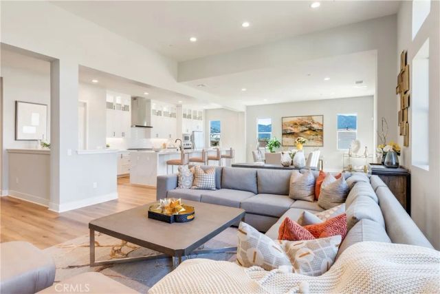 6533 Canyon Oaks Drive, Simi Valley, CA 93063