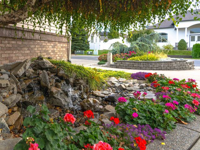 837 S Shelley Lake Ln, Veradale, WA 99037