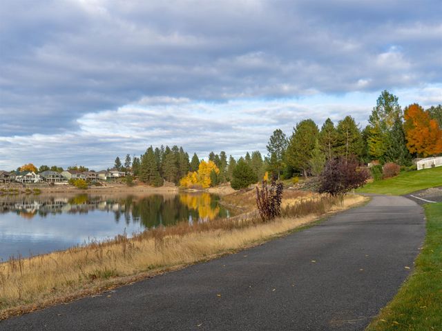 837 S Shelley Lake Ln, Veradale, WA 99037