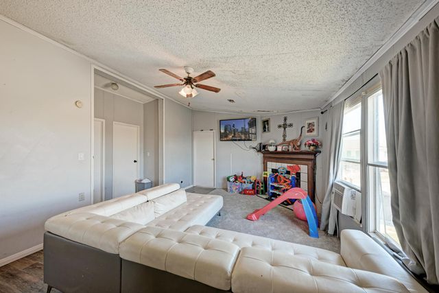 20113 Maynard CT, Coupland, TX 78615