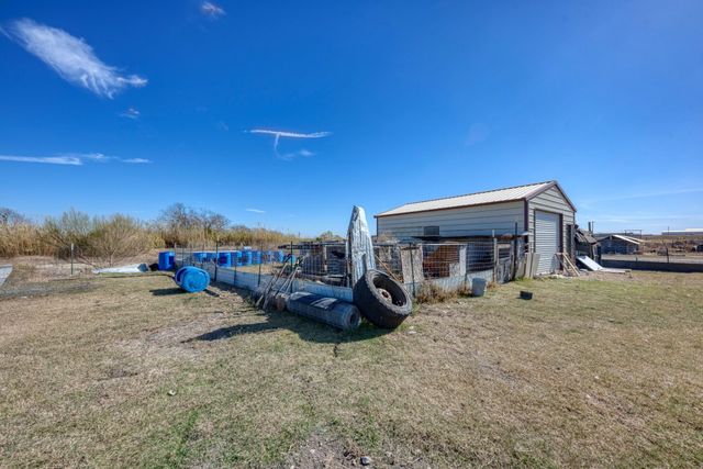 20113 Maynard CT, Coupland, TX 78615