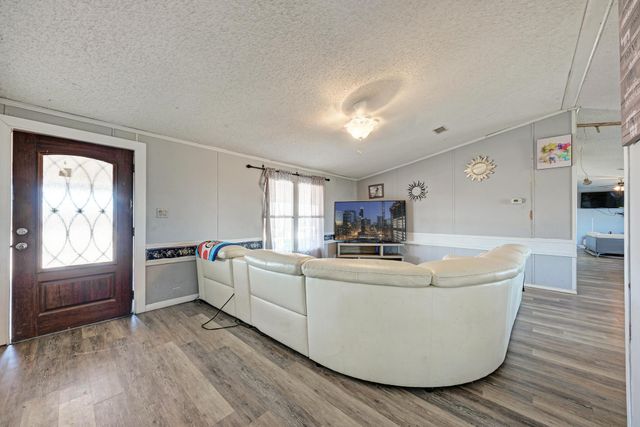 20113 Maynard CT, Coupland, TX 78615