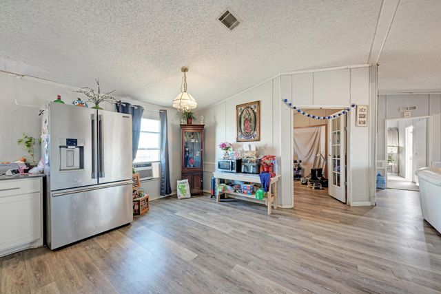 20113 Maynard CT, Coupland, TX 78615