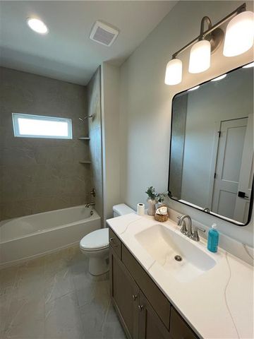 2152 Black Walnut Drive, Liberty, MO 64068