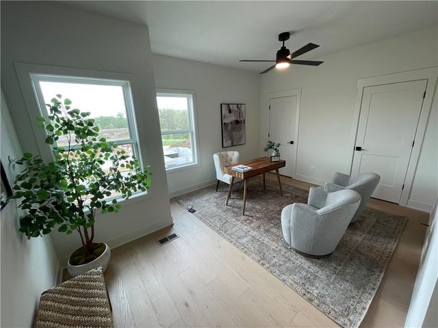2152 Black Walnut Drive, Liberty, MO 64068