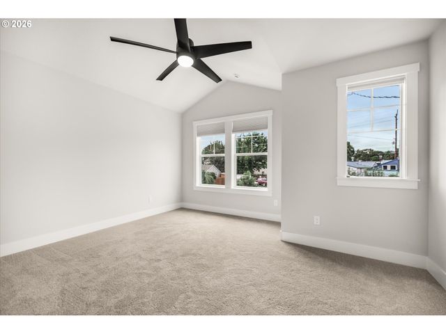 6931 N POWERS St, Portland, OR 97203
