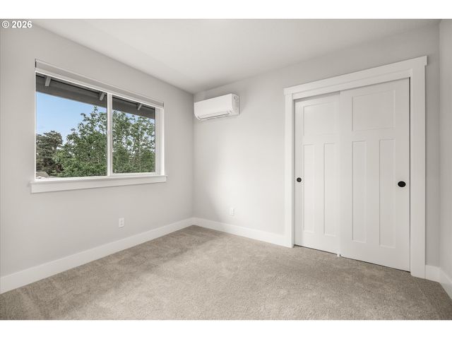 6931 N POWERS St, Portland, OR 97203
