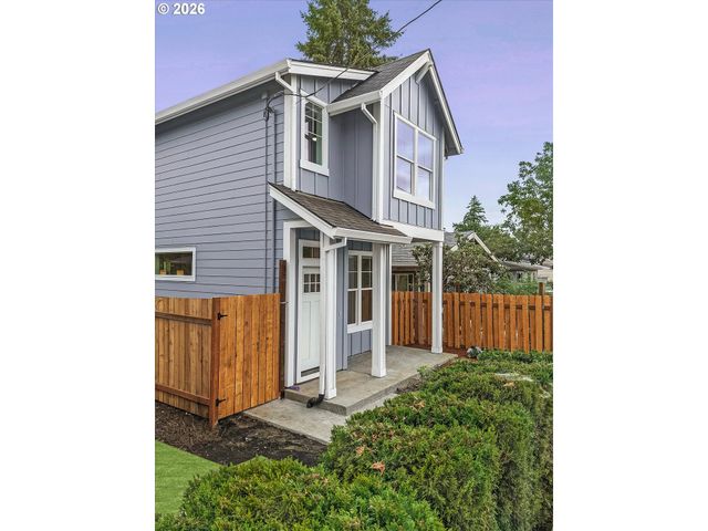 6931 N POWERS St, Portland, OR 97203