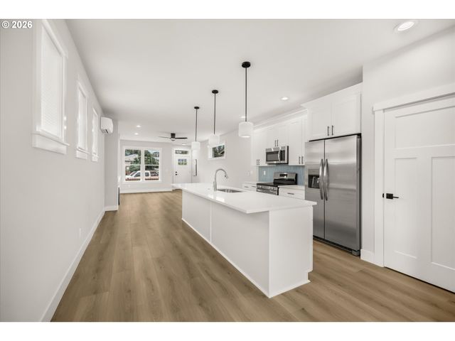 6931 N POWERS St, Portland, OR 97203