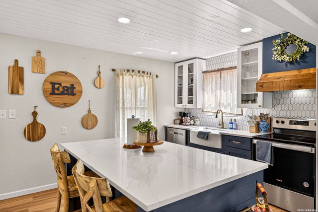 12 Cold Springs River Drive, Rio Frio, TX 78879