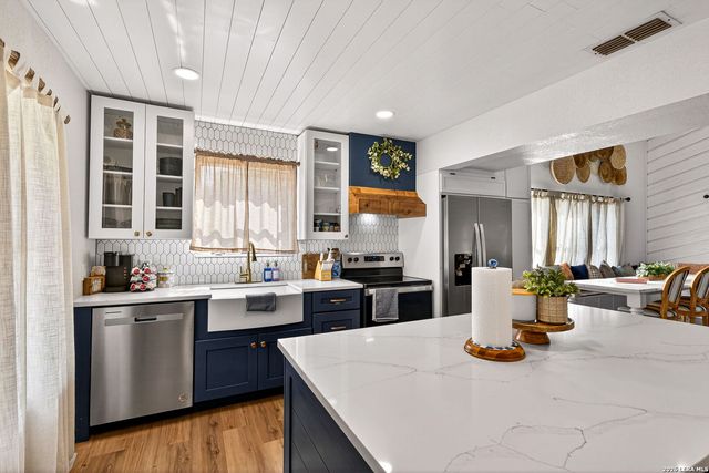 12 Cold Springs River Drive, Rio Frio, TX 78879