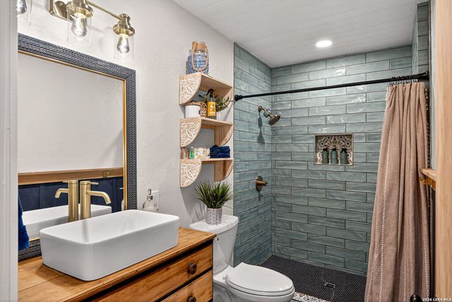 12 Cold Springs River Drive, Rio Frio, TX 78879