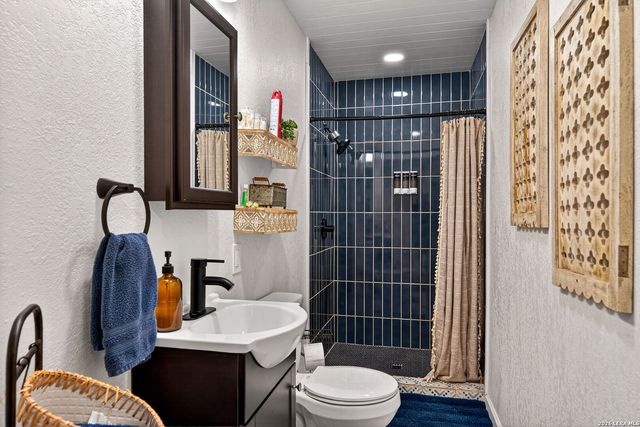 12 Cold Springs River Drive, Rio Frio, TX 78879