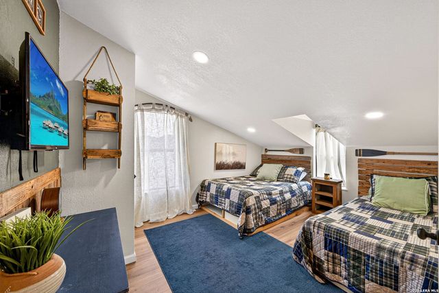 12 Cold Springs River Drive, Rio Frio, TX 78879