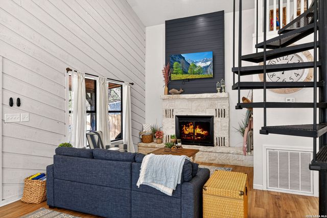 12 Cold Springs River Drive, Rio Frio, TX 78879