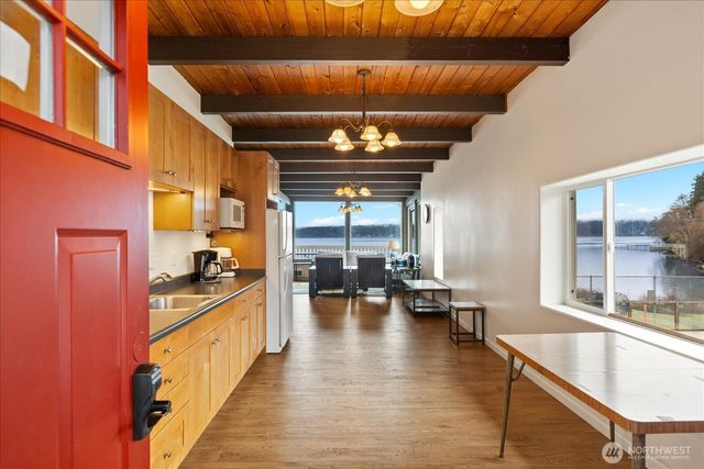 1159 Secret Place, Greenbank, WA 98253