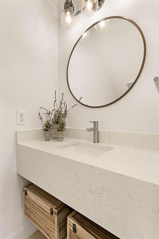 127 Ledgestone Place, The Woodlands, TX 77382