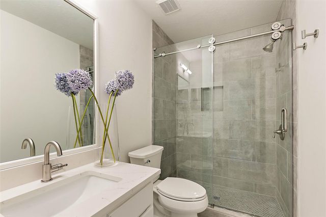 127 Ledgestone Place, The Woodlands, TX 77382