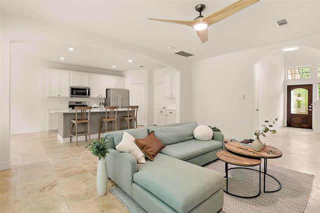 127 Ledgestone Place, The Woodlands, TX 77382