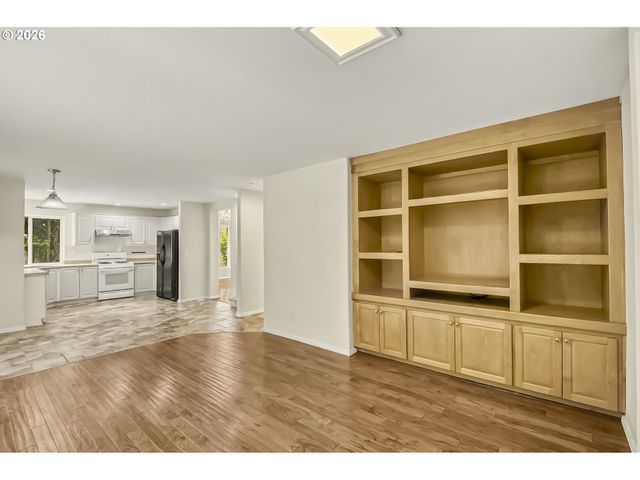 16038 Sw TUSCANY St, Portland, OR 97223