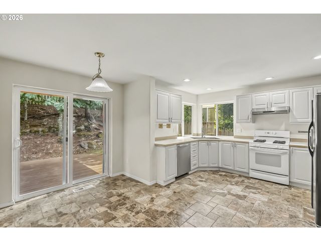 16038 Sw TUSCANY St, Portland, OR 97223