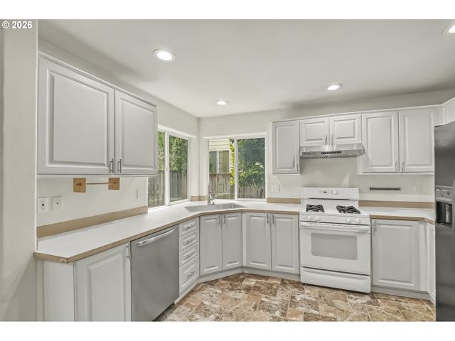 16038 Sw TUSCANY St, Portland, OR 97223