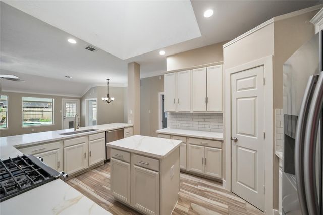 11907 Lakewood Trail, Tomball, TX 77377