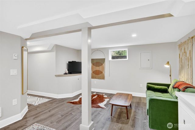 6715 35th Avenue SW, Seattle, WA 98126