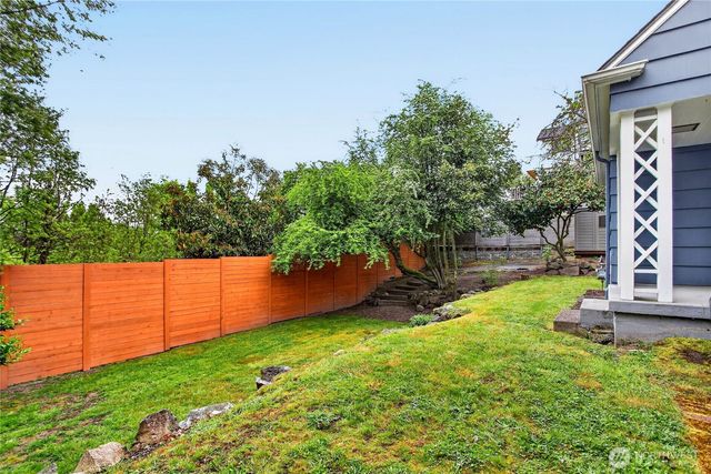 6715 35th Avenue SW, Seattle, WA 98126