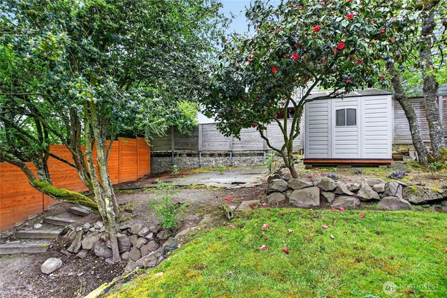 6715 35th Avenue SW, Seattle, WA 98126