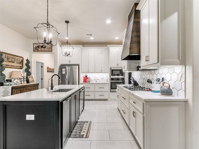 11127 E Sewell Avenue, Choctaw, OK 73020