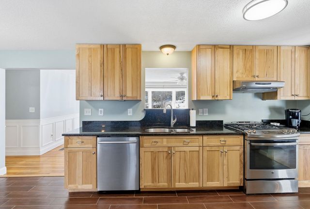 29 Nottingham Drive, Nashua, NH 03062