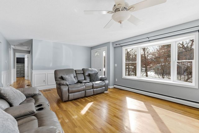 29 Nottingham Drive, Nashua, NH 03062